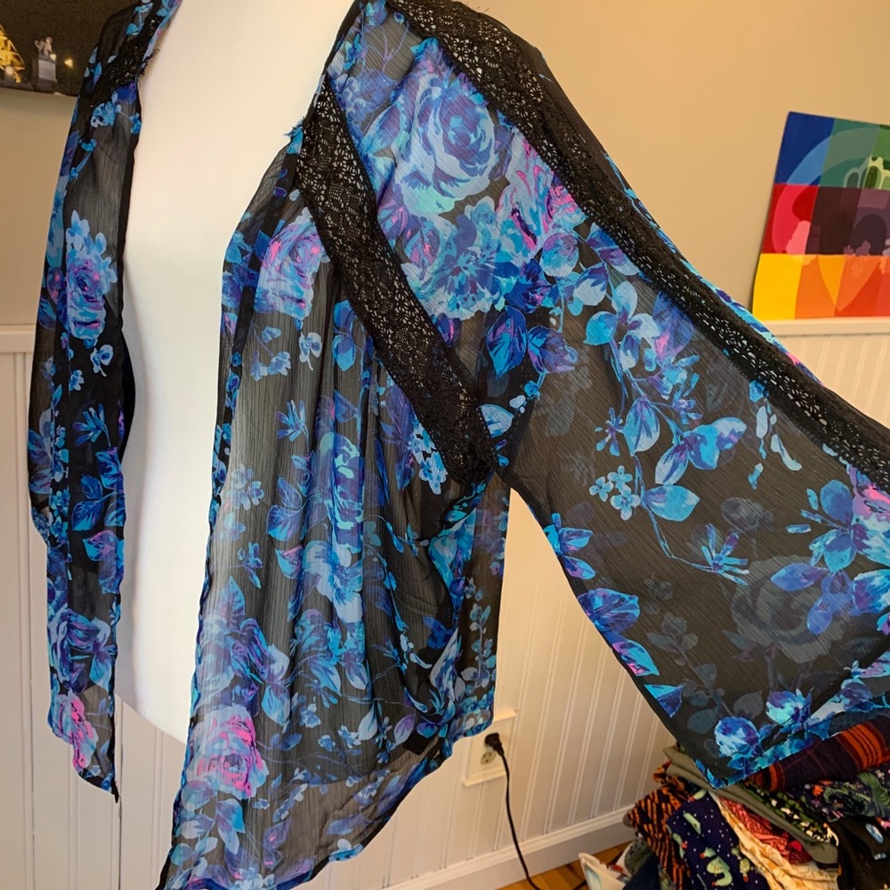 Express Shawl - Picture 3 of 6